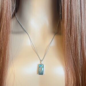 Elegant Silver Labradorite Pendant Necklace